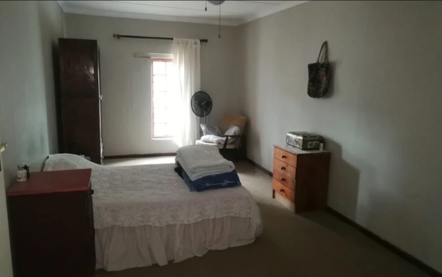 4 Bedroom Property for Sale in Uniondale Western Cape